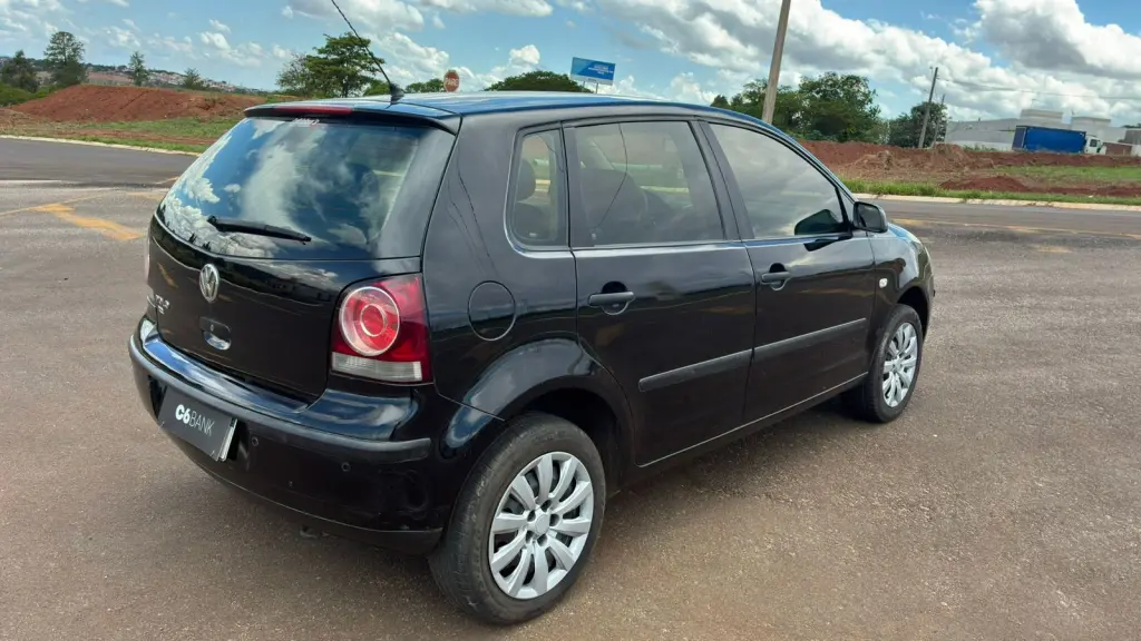 VOLKSWAGEN Polo Hatch - Foto