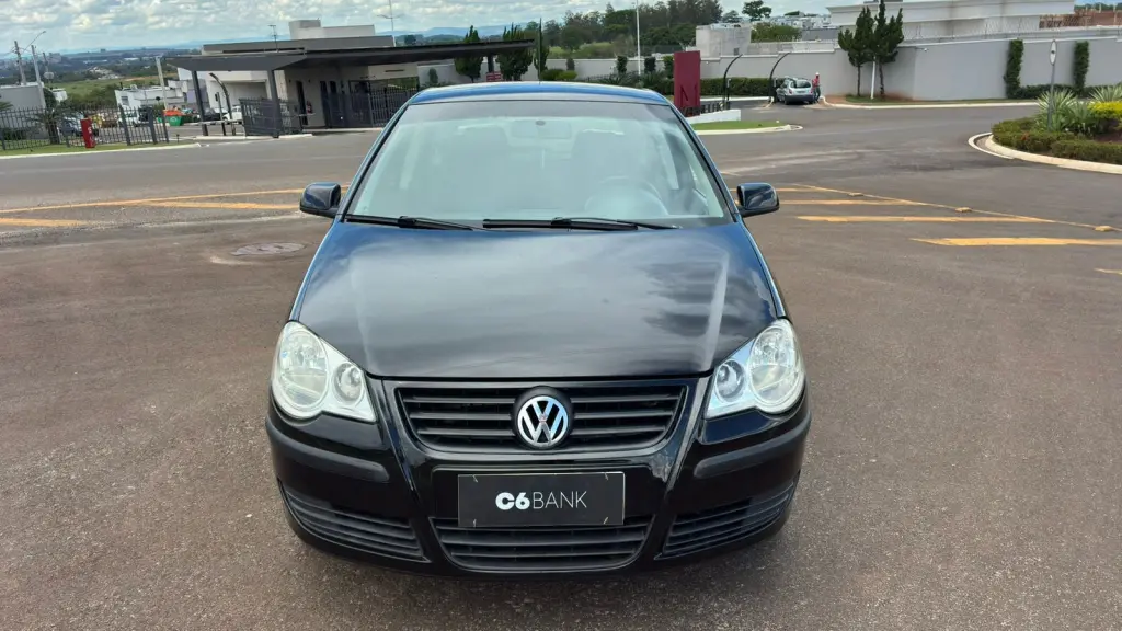 VOLKSWAGEN Polo Hatch - Foto