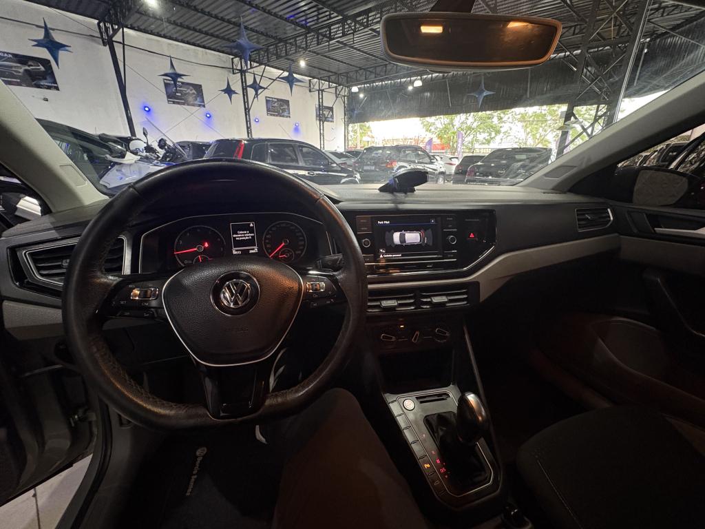 VOLKSWAGEN Polo Hatch - Foto