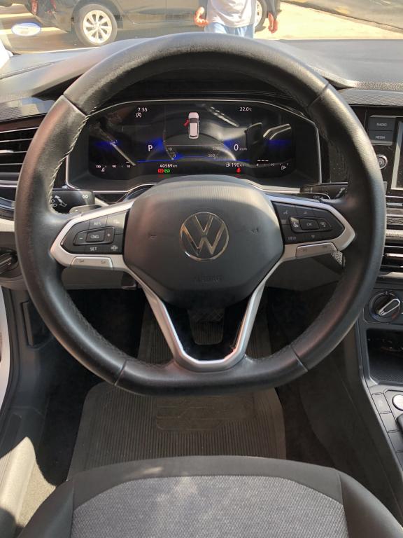 VOLKSWAGEN Polo Hatch - Foto