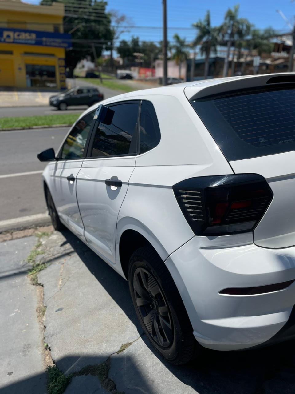 VOLKSWAGEN Polo Hatch - Foto