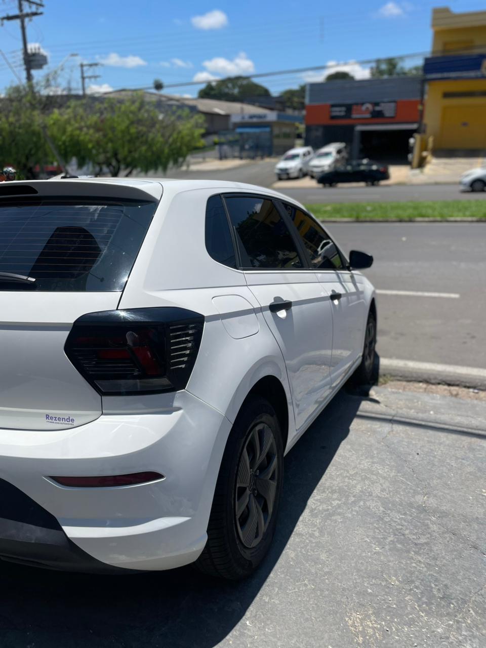 VOLKSWAGEN Polo Hatch - Foto