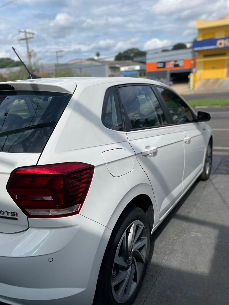 VOLKSWAGEN Polo Hatch - Foto