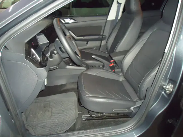 VOLKSWAGEN Polo Hatch - Foto