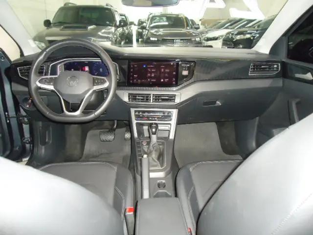 VOLKSWAGEN Polo Hatch - Foto