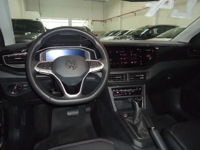 VOLKSWAGEN Polo Hatch - Foto