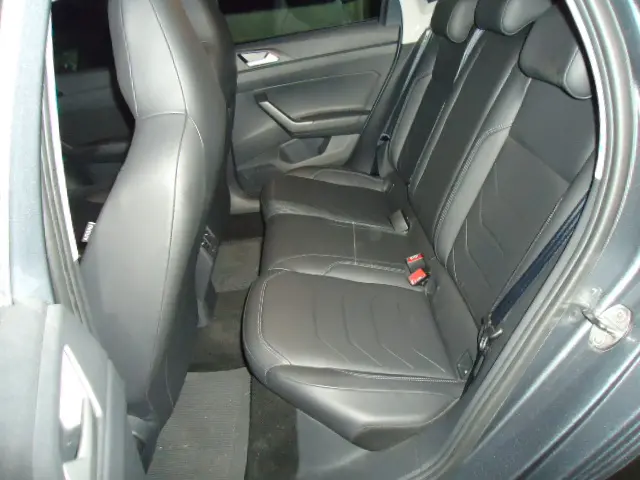 VOLKSWAGEN Polo Hatch - Foto