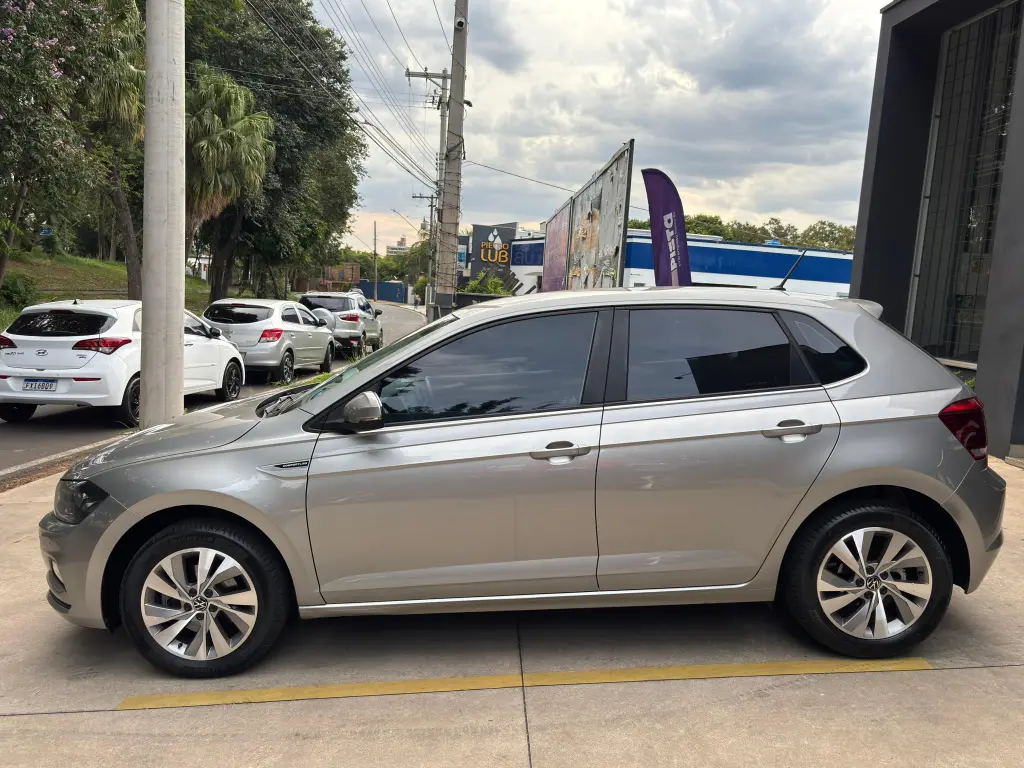 VOLKSWAGEN Polo Hatch - Foto