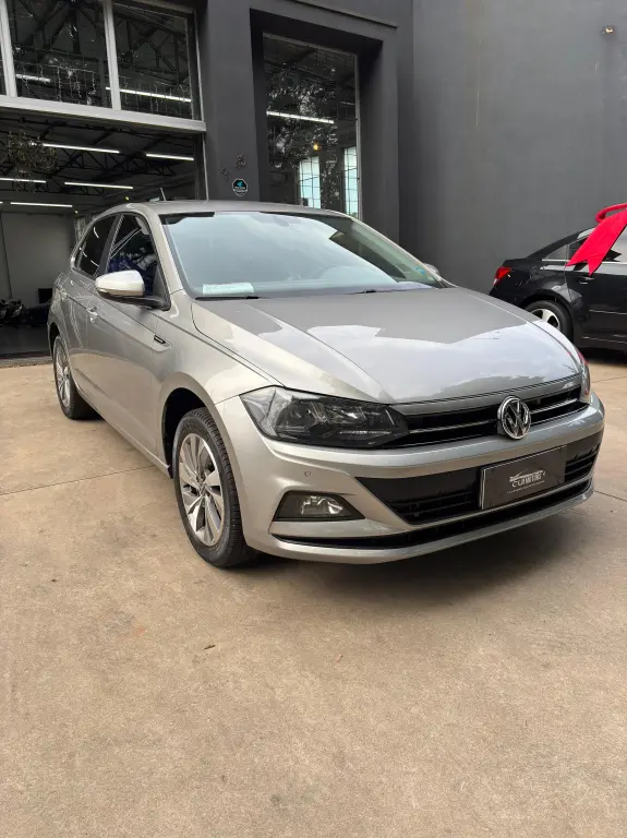 VOLKSWAGEN Polo Hatch - Foto