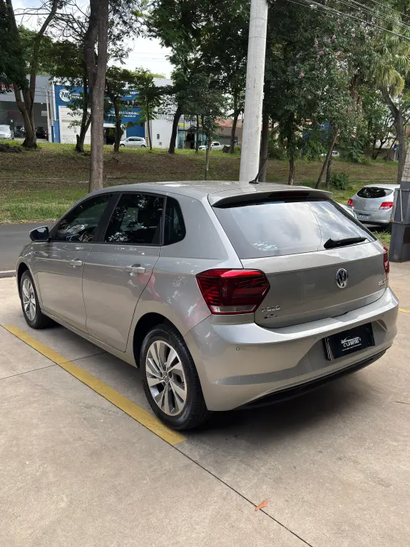 VOLKSWAGEN Polo Hatch - Foto