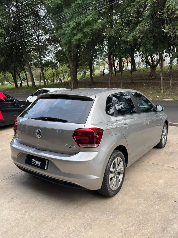 VOLKSWAGEN Polo Hatch - Foto