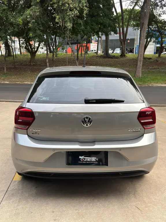 VOLKSWAGEN Polo Hatch - Foto