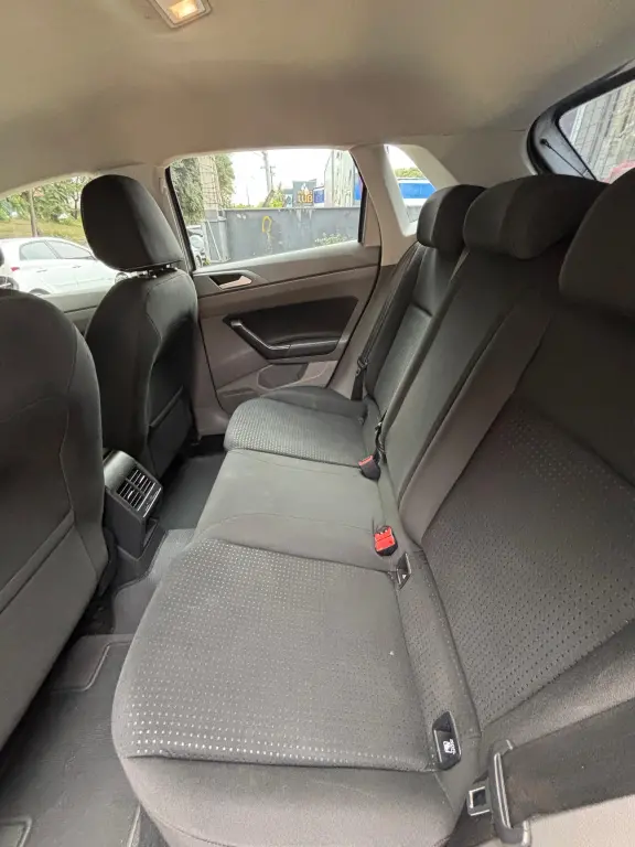 VOLKSWAGEN Polo Hatch - Foto