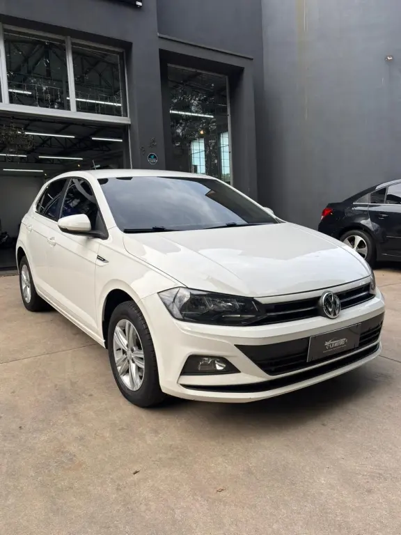 VOLKSWAGEN Polo Hatch - Foto