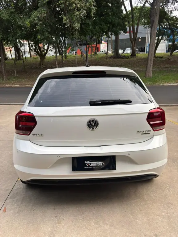 VOLKSWAGEN Polo Hatch - Foto
