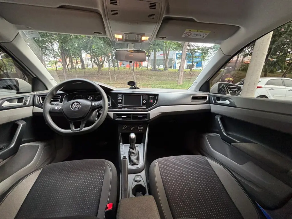 VOLKSWAGEN Polo Hatch - Foto