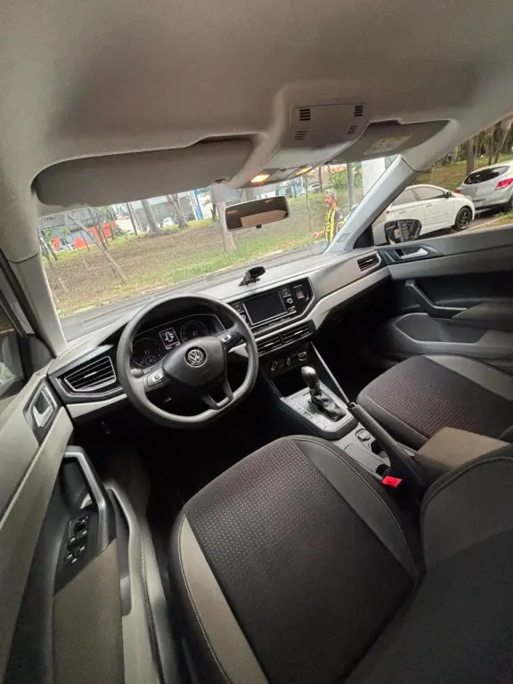 VOLKSWAGEN Polo Hatch - Foto