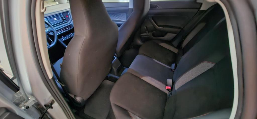 VOLKSWAGEN Polo Hatch - Foto
