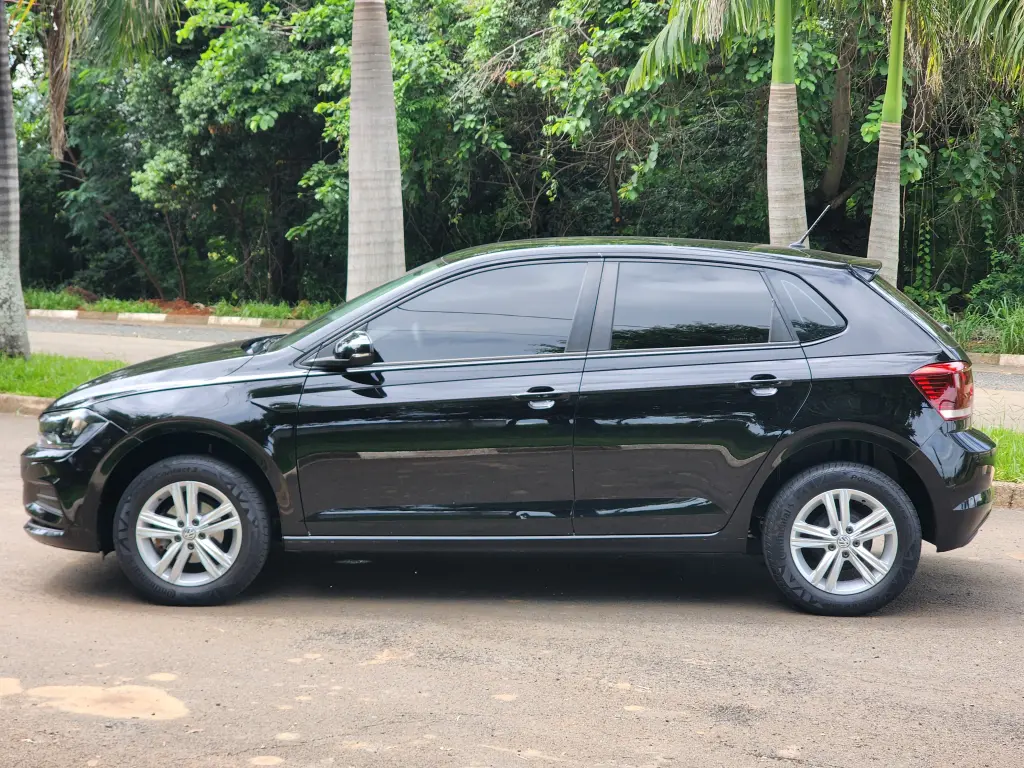 VOLKSWAGEN Polo Hatch - Foto