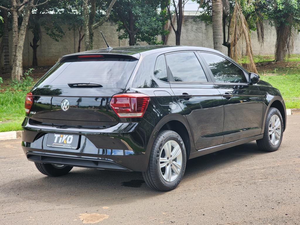 VOLKSWAGEN Polo Hatch - Foto