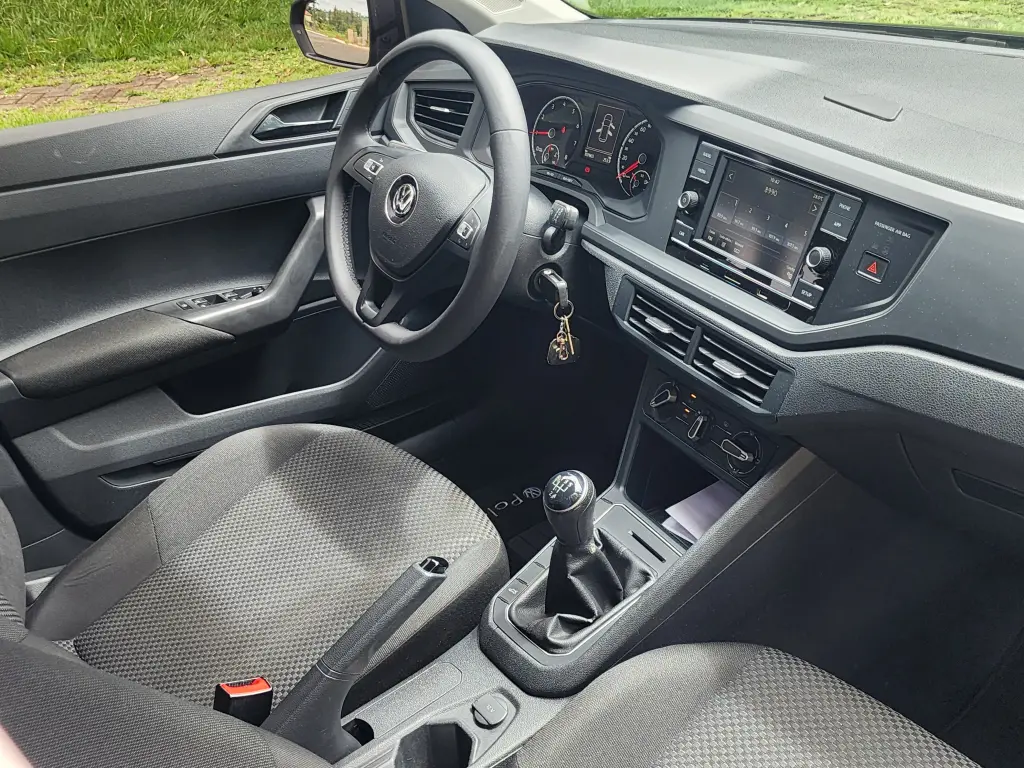 VOLKSWAGEN Polo Hatch - Foto