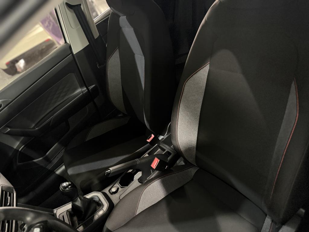 VOLKSWAGEN Polo Hatch - Foto