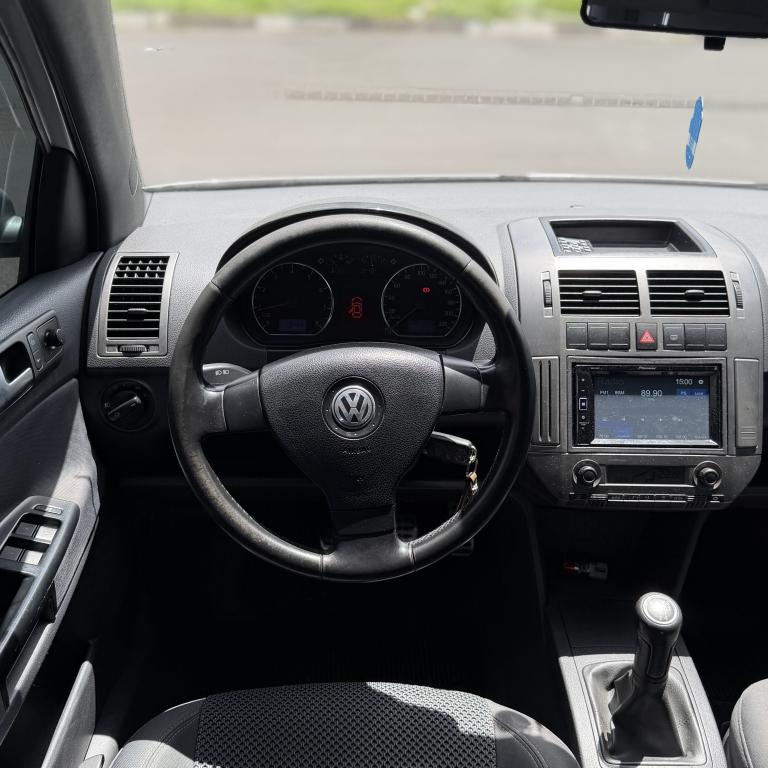 VOLKSWAGEN Polo Hatch - Foto