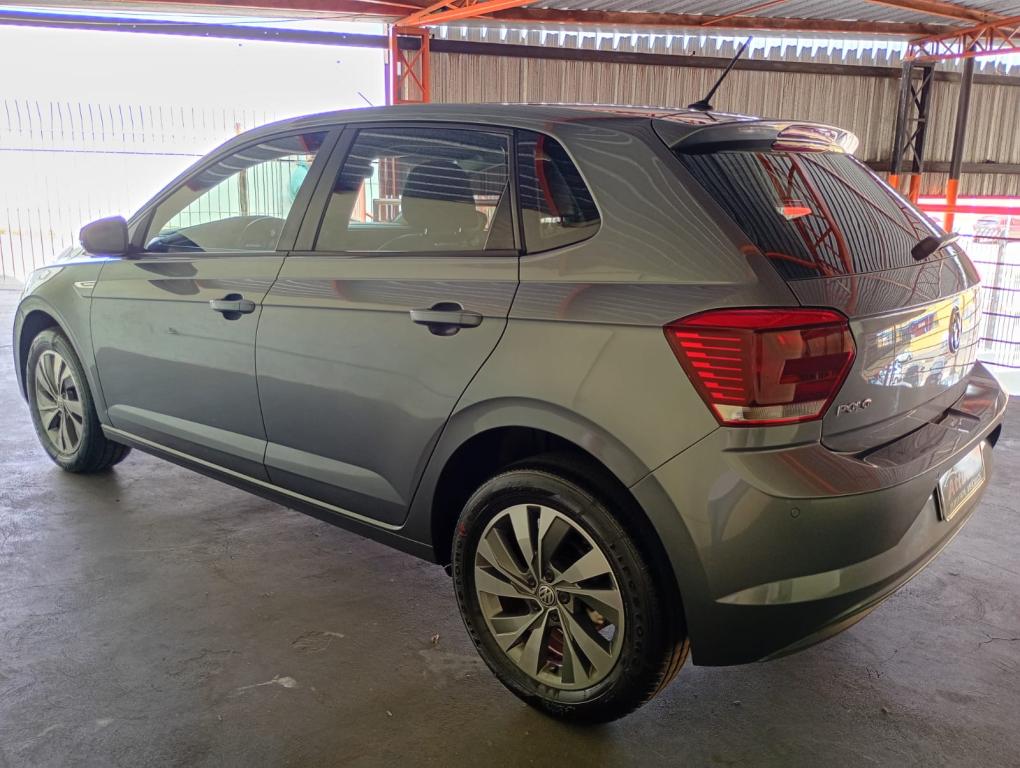 VOLKSWAGEN Polo Hatch - Foto