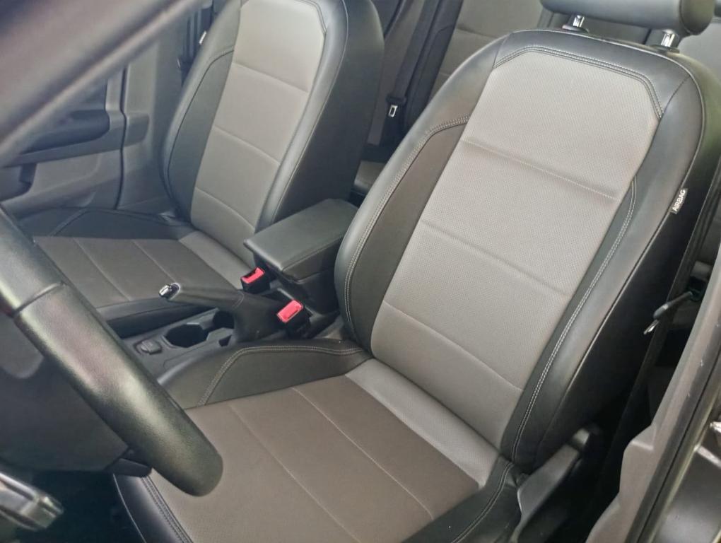 VOLKSWAGEN Polo Hatch - Foto