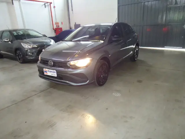 VOLKSWAGEN Polo Hatch - Foto
