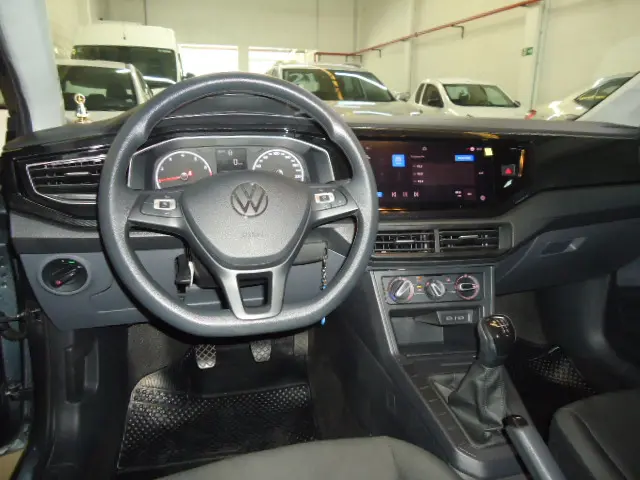 VOLKSWAGEN Polo Hatch - Foto