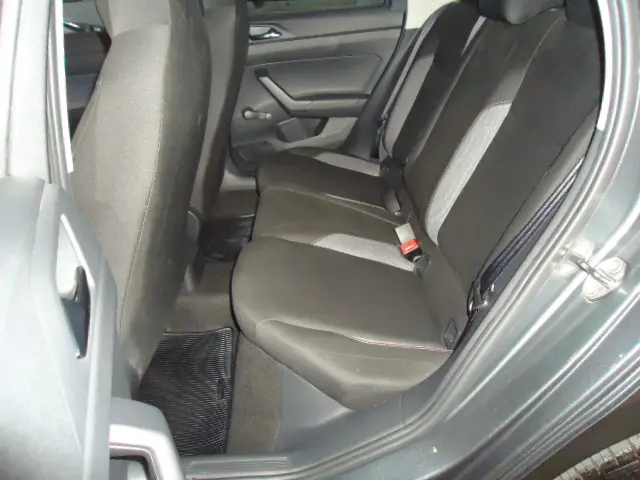 VOLKSWAGEN Polo Hatch - Foto