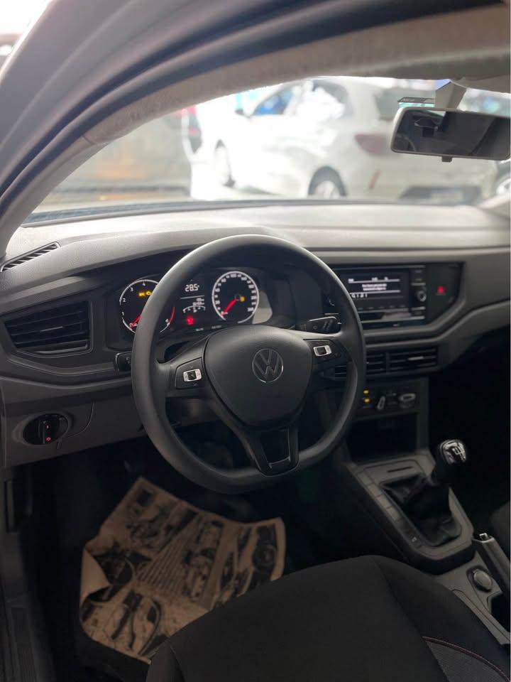 VOLKSWAGEN Polo Hatch - Foto