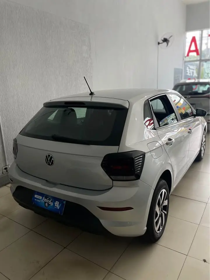 VOLKSWAGEN Polo Hatch - Foto