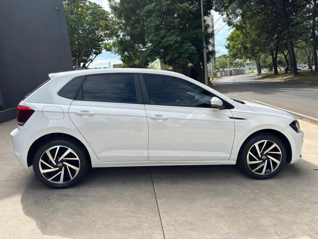 VOLKSWAGEN Polo Hatch - Foto