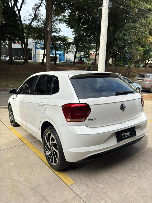 VOLKSWAGEN Polo Hatch - Foto