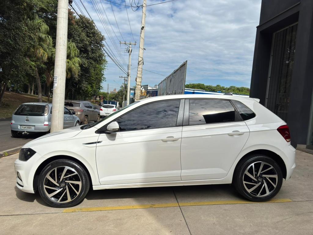 VOLKSWAGEN Polo Hatch - Foto