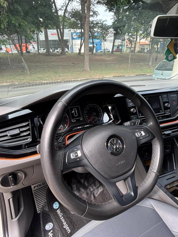 VOLKSWAGEN Polo Hatch - Foto