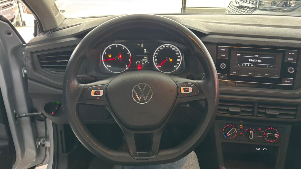 VOLKSWAGEN Polo Hatch - Foto