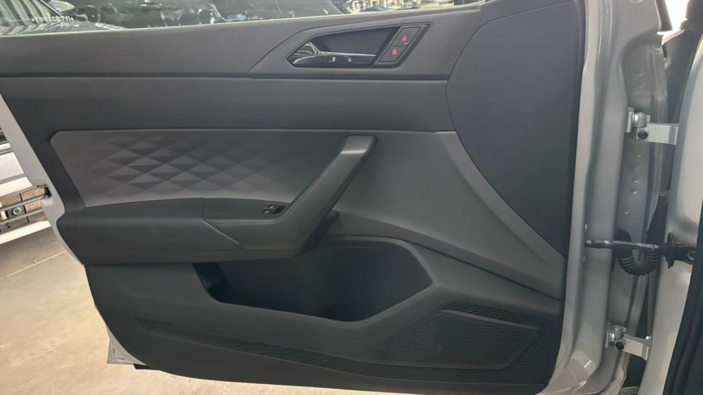 VOLKSWAGEN Polo Hatch - Foto