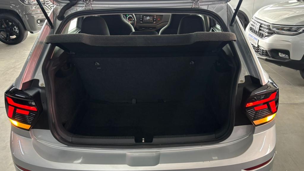 VOLKSWAGEN Polo Hatch - Foto