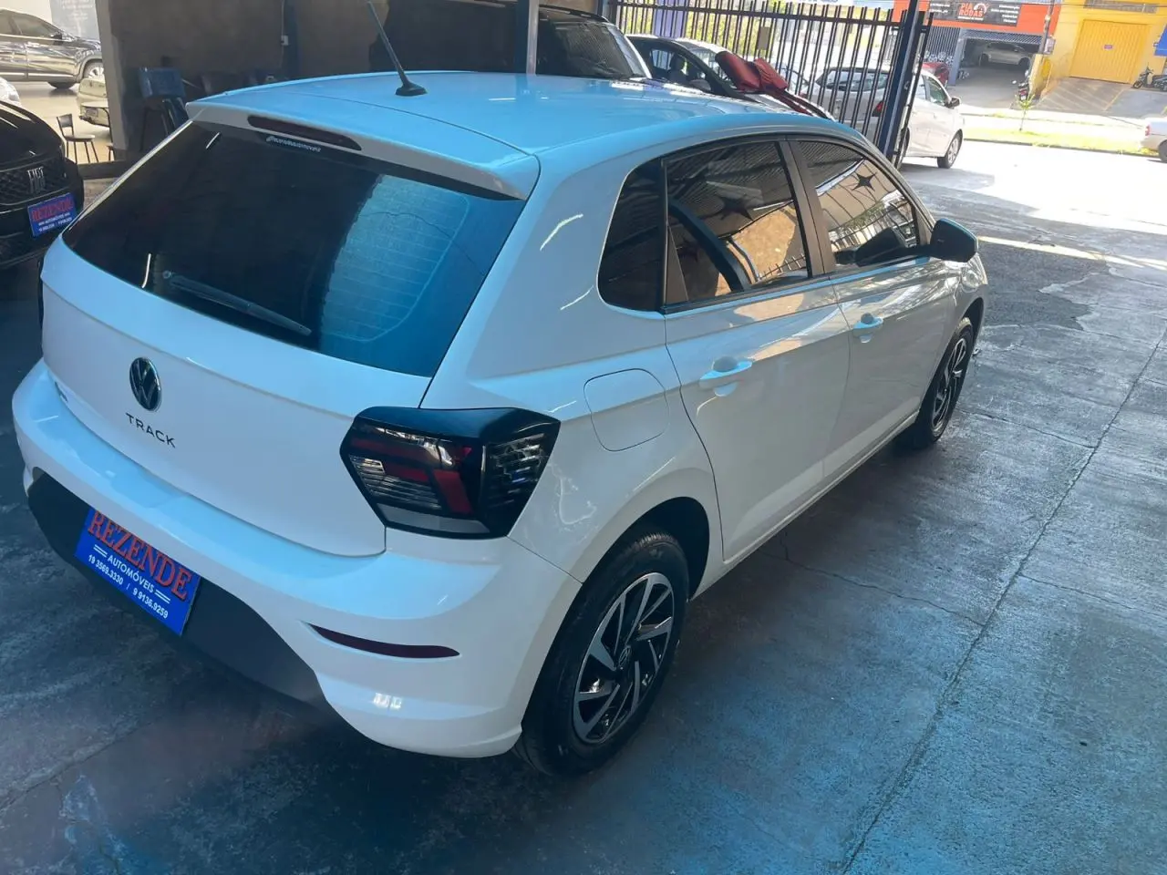 VOLKSWAGEN Polo Hatch - Foto