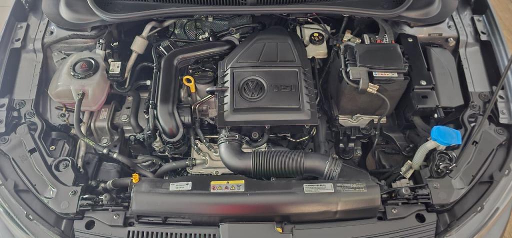 VOLKSWAGEN Polo Hatch - Foto