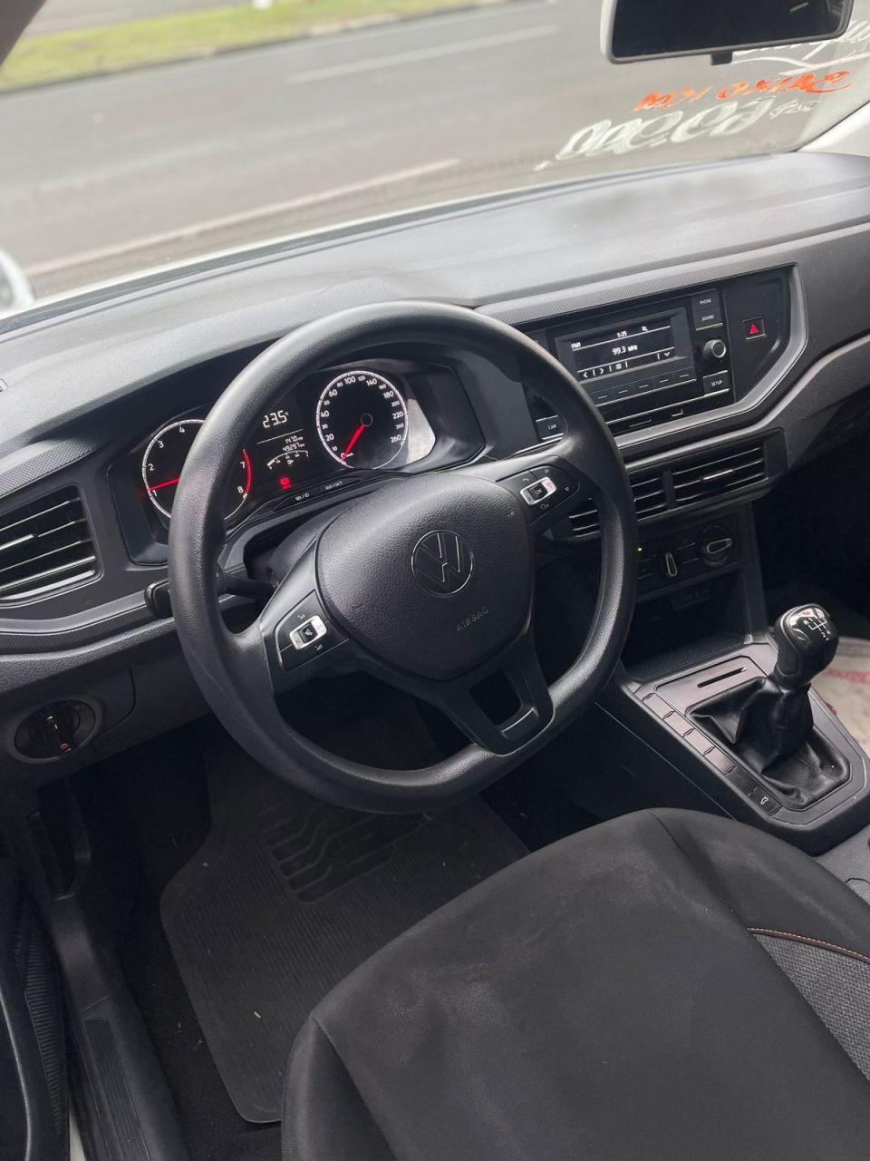 VOLKSWAGEN Polo Hatch - Foto