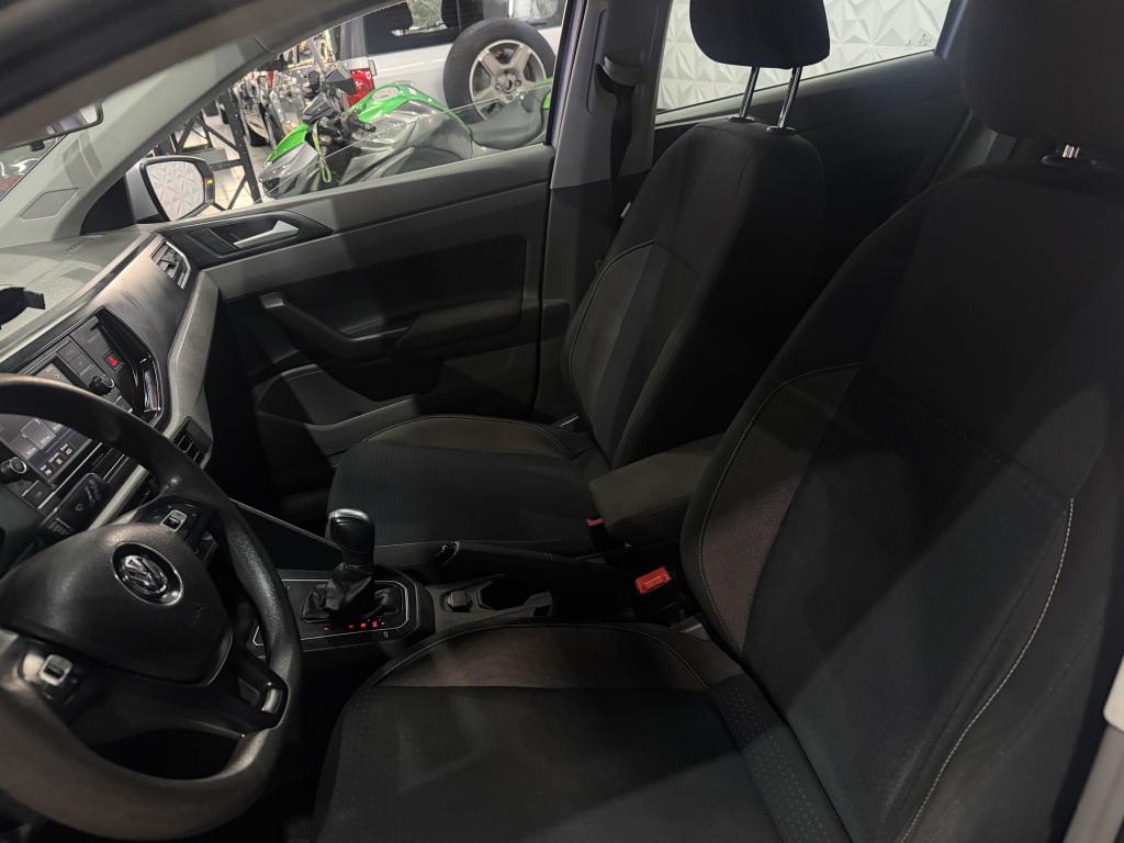 VOLKSWAGEN Polo Hatch - Foto