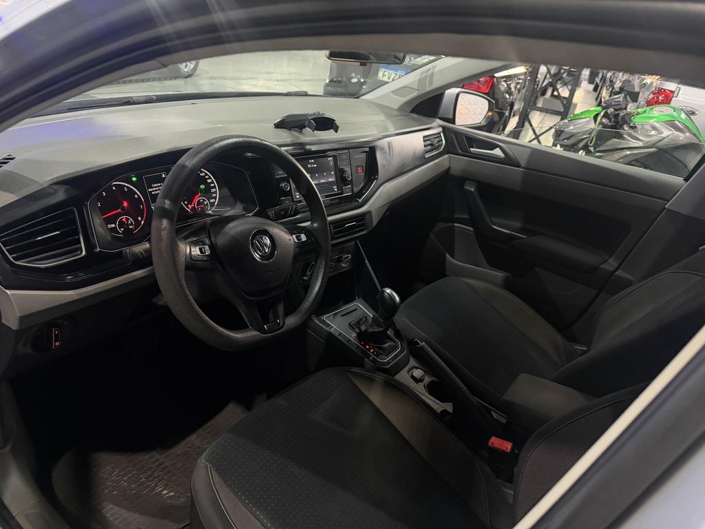 VOLKSWAGEN Polo Hatch - Foto