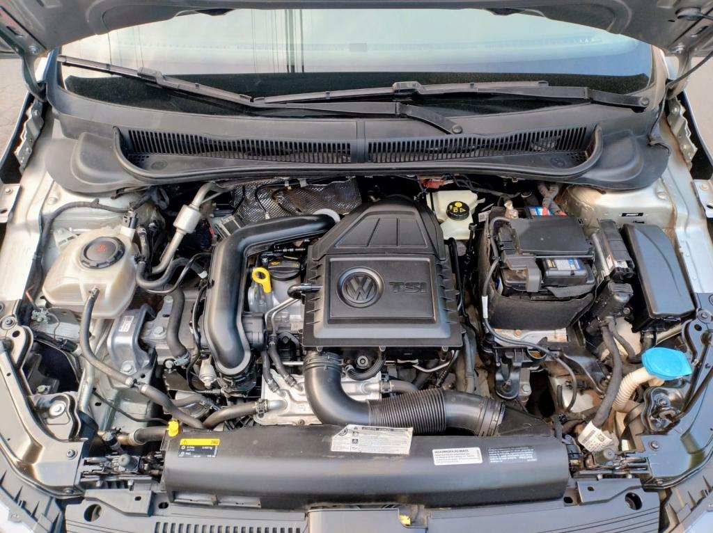 VOLKSWAGEN Polo Hatch - Foto