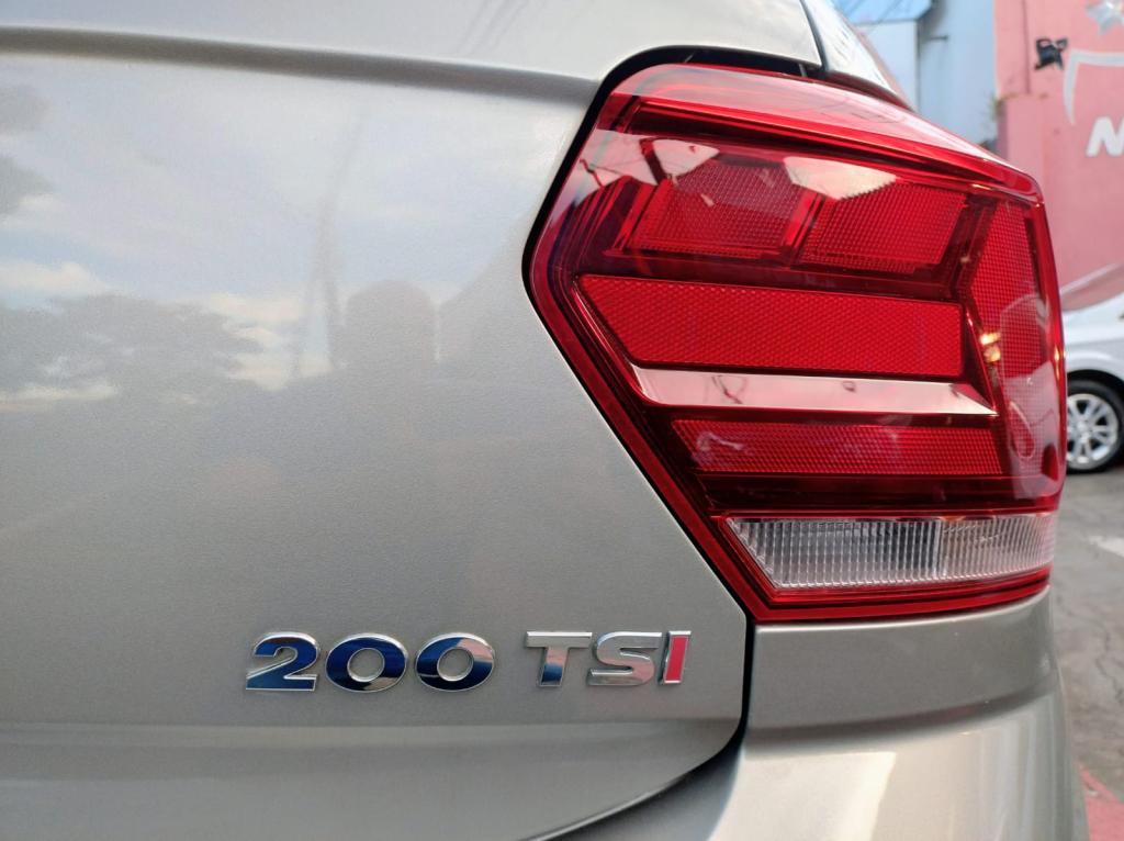 VOLKSWAGEN Polo Hatch - Foto