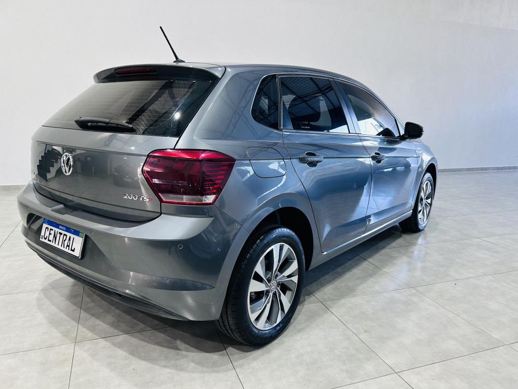 VOLKSWAGEN Polo Hatch - Foto
