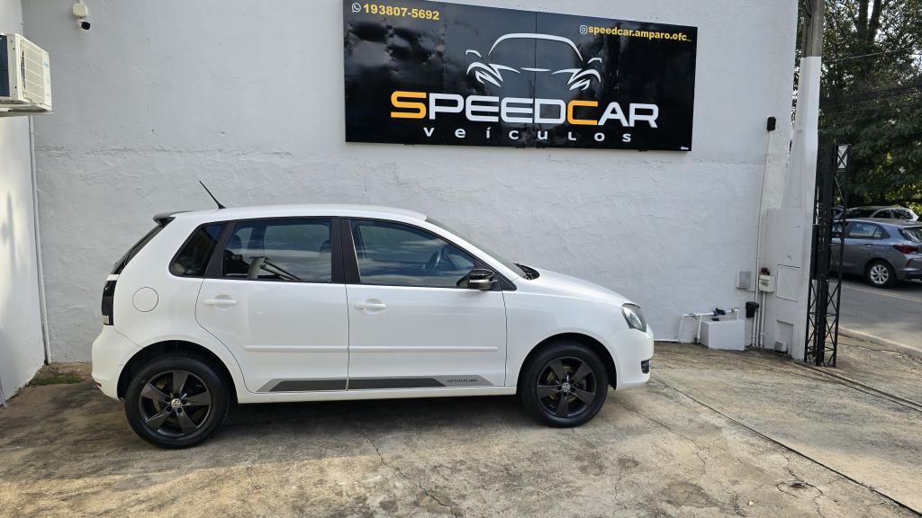 VOLKSWAGEN Polo Hatch - Foto